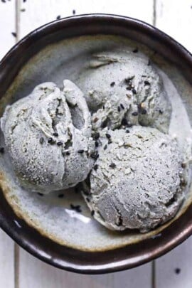toasted black sesame ice cream featured img